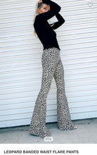 Load image into Gallery viewer, Leopard Banded Waist Flare Pants
