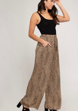 Load image into Gallery viewer, Printed Woven Wide Leg Pant

